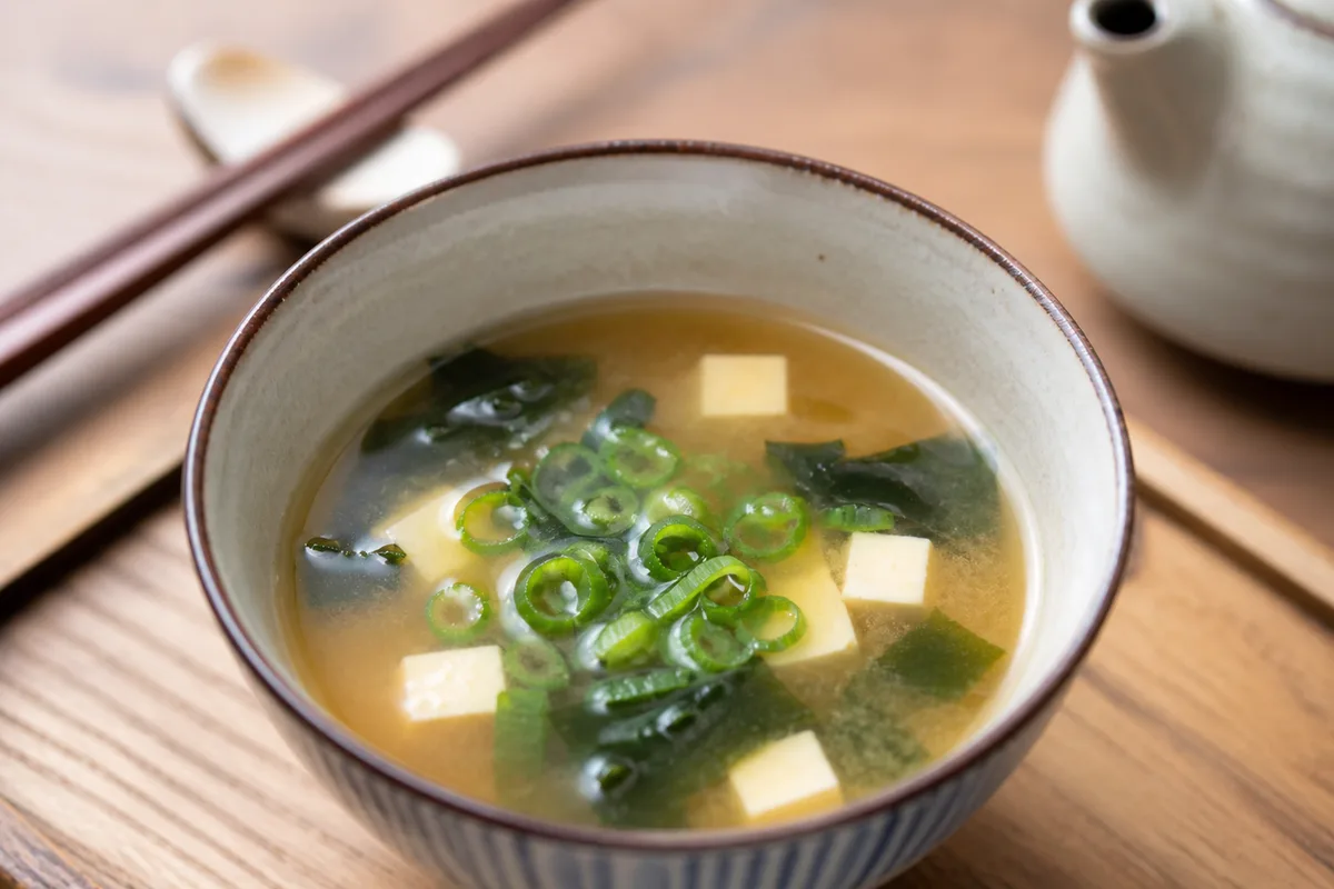 Foto ilustrativa da receita Missoshiro Simples